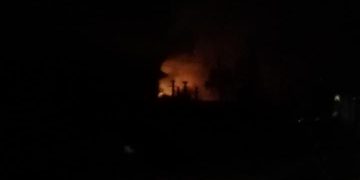 Incendiu la Eurocomfil Târgu Lăpuș. Au fost trimise întăriri din Baia Mare – FOTO și VIDEO