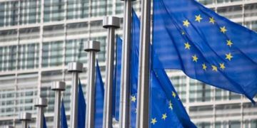 Peste 3 miliarde de euro pentru tinerii europeni care vor să studieze în străinătate