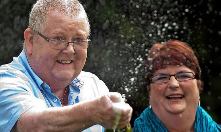 Un scoțian a câștigat la loterie și a cumpărat clubul favorit