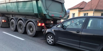 ACCIDENT pe DN 1C. Coliziune între trei autovehicule
