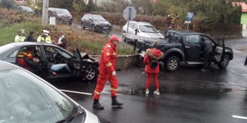 Grav accident rutier în Baia Mare. O persoană încarcerată – GALERIE FOTO