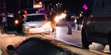 Impact între trei maşini la Lăpuşel. Victima este o gravidă – Foto