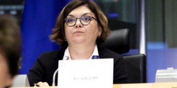 Noul comisar Adina Vălean a jonglat cu cianurile de la Roșia Montană