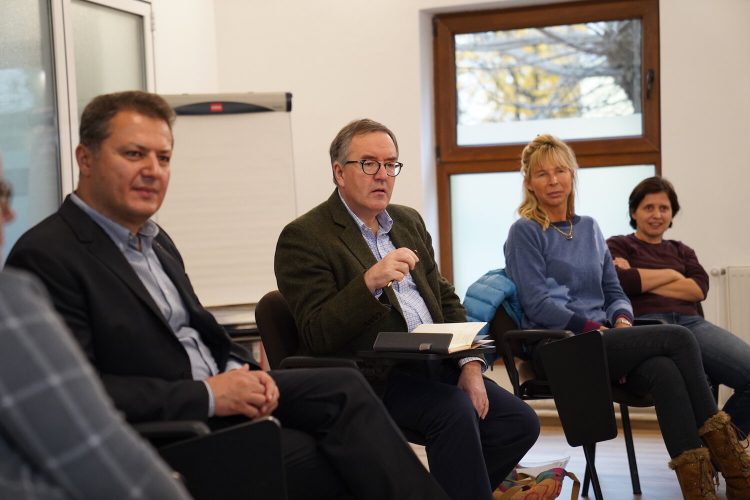 Ambasadorul Marii Britanii a vizitat Fundația Hope and Homes for Children în Baia Mare