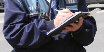 Polițist român, cercetat pentru relații intime cu o minoră