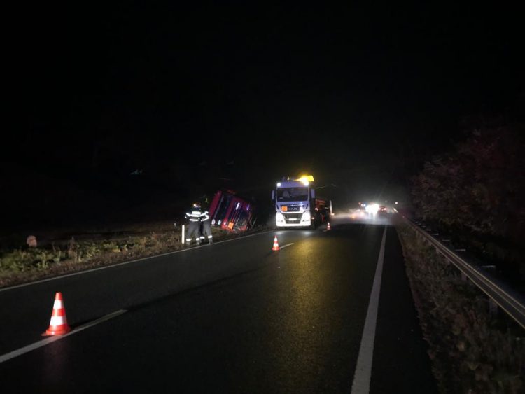 Operațiune extrem de riscantă pe DN1C în Valea Chioarului – FOTO