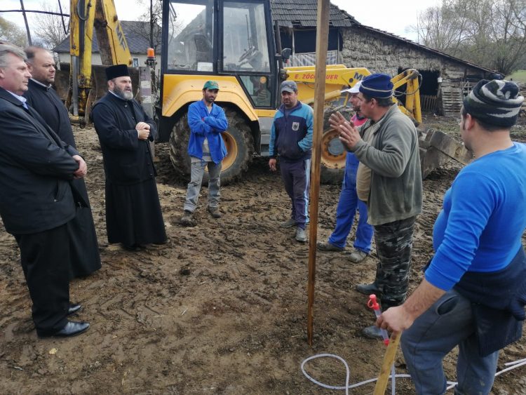 Construirea casei familiei nevoiaşe din Ardusat a intrat în linie dreaptă