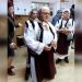 Concert în secția de votare. Membrii unui ansamblu folcloric au votat și au cântat
