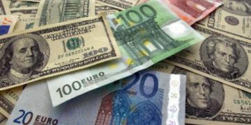 Euro se apropie din nou de 4,78 lei. Dolarul american a atins cel mai ridicat nivel din ultimele 2 luni