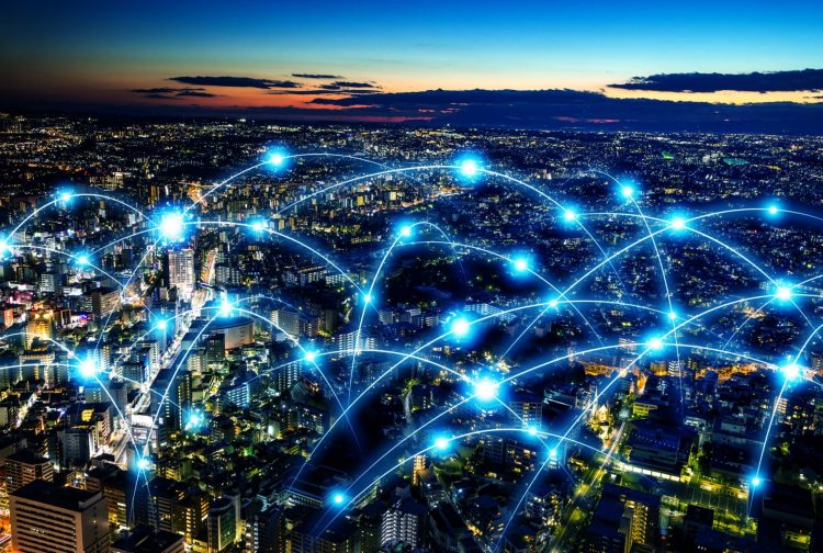 Românii preferă internetul prin fibră optică și rețele 4G