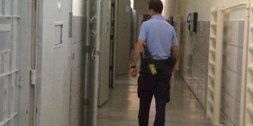 Deţinut român de 28 de ani, găsit spânzurat în celulă, în Monaco