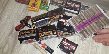 FOC DE ARTIFICII: petardele vă pot pune în pericol şi sănătatea şi libertatea!