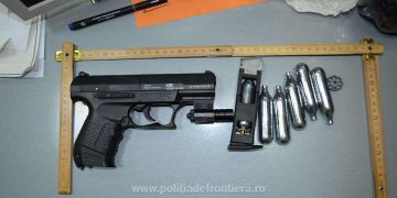 Pistol neletal deținut ilegal, găsit în maşina unui maramureșean de 18 ani