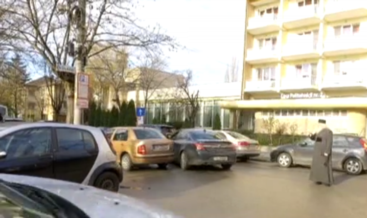 Mitropolitul Banatului a coborât în mijlocul unei intersecții și a început să dirijeze traficul