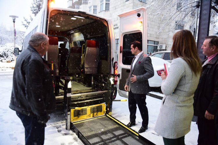 Mașină specială pentru băimărenii cu nevoi speciale