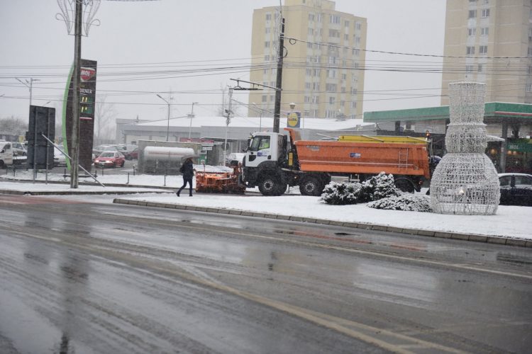 Pregătiți pentru iarnă în Baia Mare! Intervin 60 de utilaje