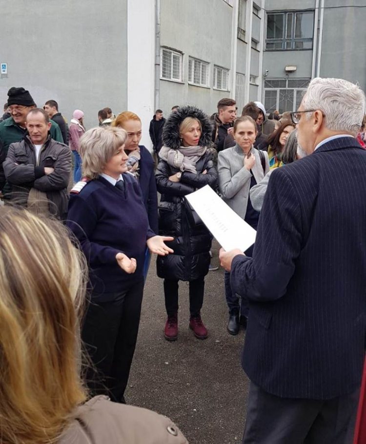 Elevii din Baia Mare, pregătiţi pentru intervenţie de pompieri