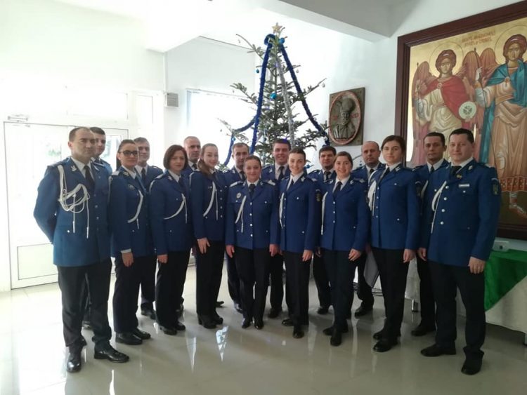 Corala Militară „Pintea Viteazul” răspândeşte bucuria Crăciunului
