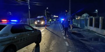 Trafic blocat în Satu Nou de Jos. Accident grav. FOTO
