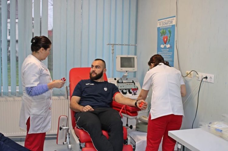 Zimbrii au donat sânge pentru a-și ajuta semenii