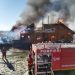 Două cabane din județ au luat foc. Intervin pompierii