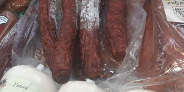 Super ofertă de Crăciun la un non-stop din Baia Mare: Produse expirate și legume și fructe cu șobolani – FOTO și VIDEO