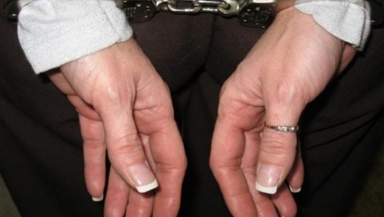 O româncă din Spania și-a vândut fata cu 8.000 de euro!