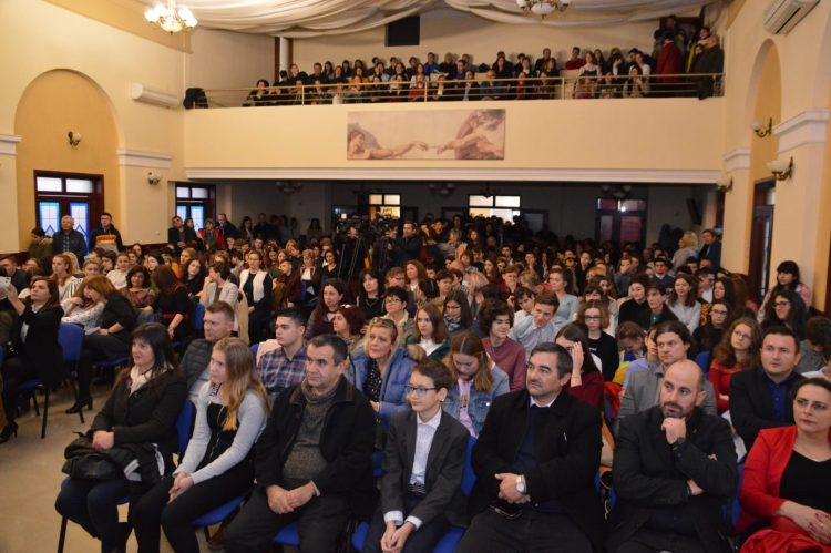 409 elevi și 315 profesori au fost premiați de Consiliul Județean Maramureș la ”Gala olimpicilor maramureșeni”