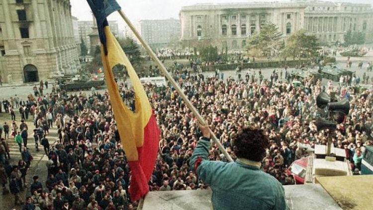 După 30 de ani: 22 decembrie, cronică libertăţii însângerate