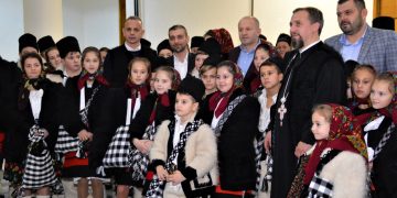 Sute de colindători la Consiliul Județean Maramureș – FOTO