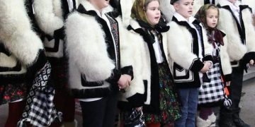 Tradiţii populare: colinde, Moş Ajun, Moş Crăciun