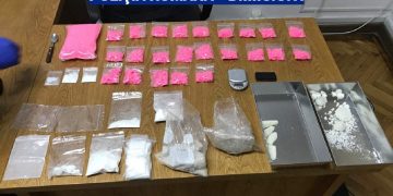 Bărbat prins cu droguri de 60.000 de euro, într-un apartament pe care îl închiriase