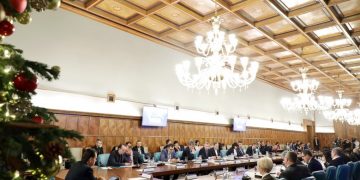 Guvernul desființează Institutul Revoluției Române, condus de Ion Iliescu