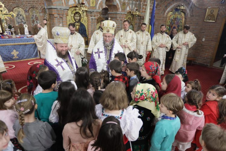 Programul de sărbători al Preasfinţitului Părinte Iustin, episcopul Maramureșului și Sătmarului
