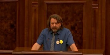 Senatorul Mihai Goţiu îl acuză pe Dan Barna că încearcă să distragă atenţia de la „problemele cu excluderile abuzive”