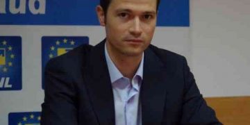 Ipocrizie politică? Robert Sighiartău, secretar general PNL, nu a mai votat pentru dublarea alocației!