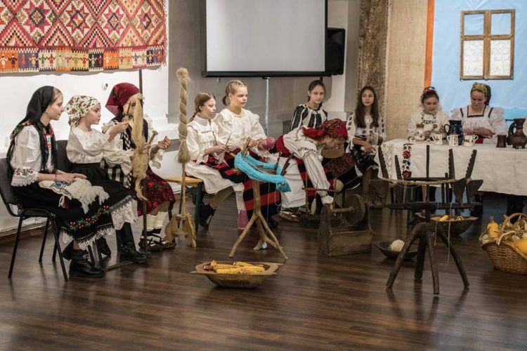 Șezătoare dedicată aniversării a 60 de ani de la înfiinţarea Școlii Gimnaziale „Nicolae Iorga”