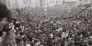 Zi de doliu la Timişoara, în memoria primilor tineri care au murit în urmă cu 30 de ani