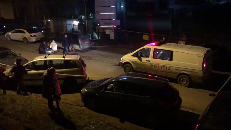 Primele imagini cu maşina în care a fost găsit cadavrul unei tinere