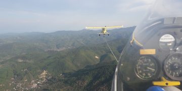 Cursuri de pilot planor și parașutiști, gratuit, pentru tinerii maramureșeni