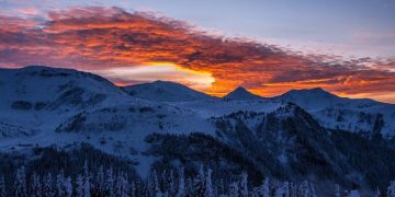 Frumusețile Maramureșului văzute de deasupra norilor. FOTO