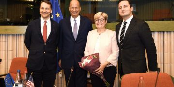 Vicepreşedintele USR, alături de ambasadorul SUA la UE, implicat în punerea sub acuzare a lui Donald Trump