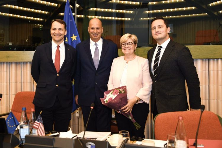 Vicepreşedintele USR, alături de ambasadorul SUA la UE, implicat în punerea sub acuzare a lui Donald Trump