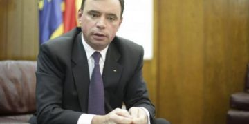 5 organizații solicită premierului demisia și măsuri concrete pentru stoparea fabricii de impostură din universități