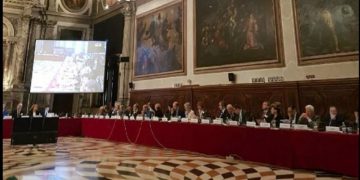Comisia de la Veneţia, sesizată pe tema legii de revenire la alegerea primarilor în două tururi