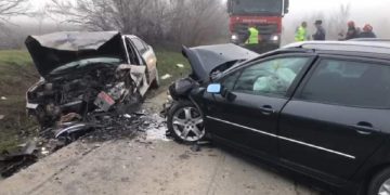 Imagini de groază pe o şosea: Doi morţi, şapte răniţi, doi copii în comă şi două maşini distruse