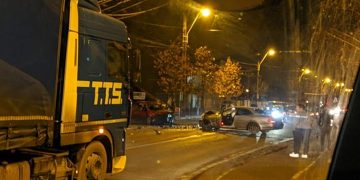 Impact dezastruos pe strada Oborului. Cinci răniţi – foto