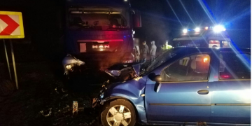 ACCIDENT cu victime pe DN 1C! Impact violent între un TIR și un autoturism