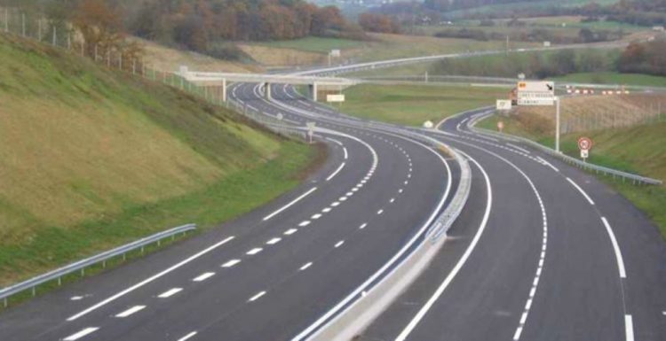 România nu va fi lăsată să își construiască autostrăzi peste Carpați! Ce interese străine ne blochează, în realitate?
