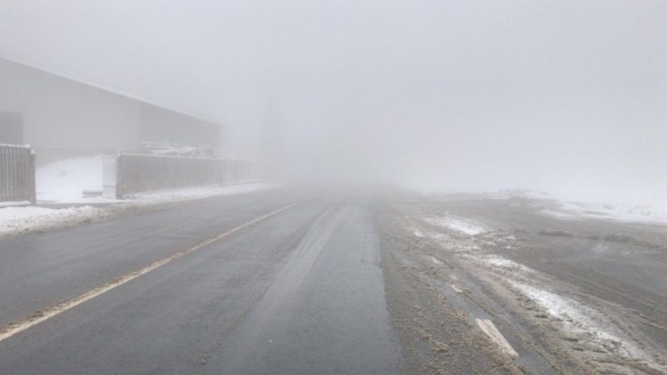 Atenție, șoferi! Vizibilitate redusă de ceaţă în Pasul Gutâi! Maramureşul este sub incidenţa unui COD GALBEN de vreme rea